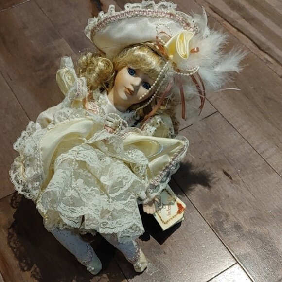 Collector’s Choice 9” seated Musical Porcelain Victorian Doll - Picture 1 of 9
